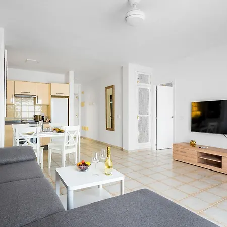 Golden Sunset Ocean View * 阿德耶