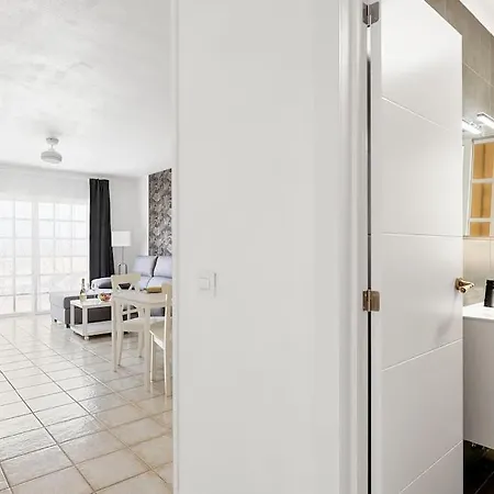 Golden Sunset Ocean View * 阿德耶