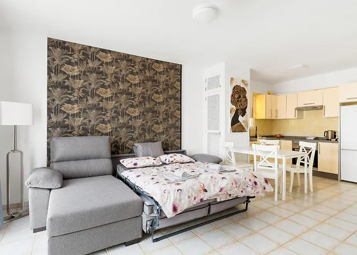 Golden Sunset Ocean View * アデヘ