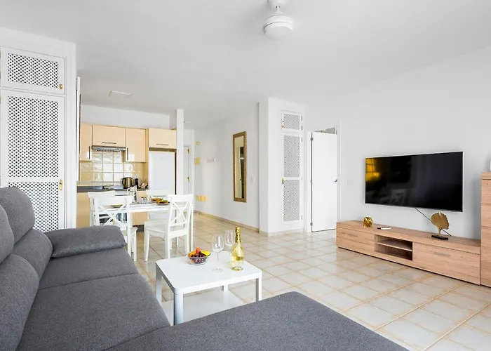 Golden Sunset Ocean View * 阿德耶