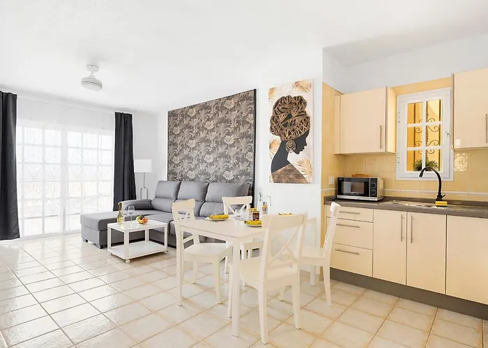 Golden Sunset Ocean View * 阿德耶