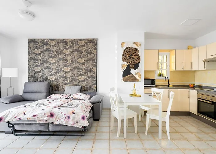 Golden Sunset Ocean View 公寓 阿德耶