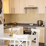 Golden Sunset Ocean View Apartment *